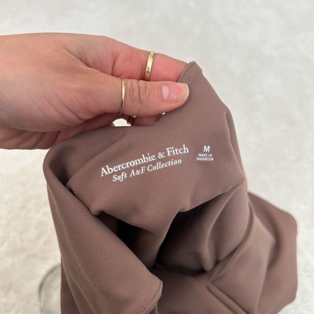 Abercrombie Fitch Soft A&F Sleeveless V Neck Bodysuit Taupe M Basics Minimalist - Picture 4 of 4